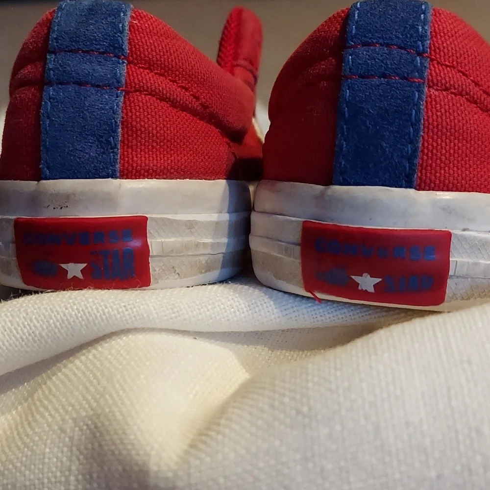 Converse low tops size 8 boys red white